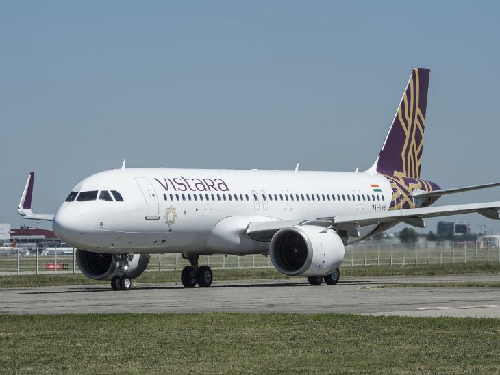 दिल्ली एयरपोर्ट के रनवे पर 15 मिनट खड़ा रहा विमान:टैक्सी-वे पर नहीं रुका, टोइंग विमान से पार्किंग पर लाया गया; कई फ्लाइट्स लेट