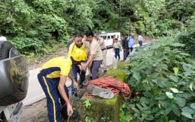 कुमेरिया में डंपर हादसा: गहरी खाई से SDRF ने बरामद किया चालक का शव