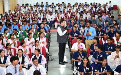 सीएम धामी ने विद्यार्थियों से किया सीधा संवाद, कहा—युवा ही देश और प्रदेश के भविष्य के निर्माता