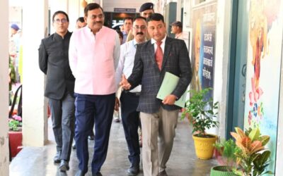चिन्यालीसौड़ हवाई पट्टी पहुंचे मुख्य सचिव आनंद बर्द्धन, सामरिक और बुनियादी सुविधाओं का लिया जायजा
