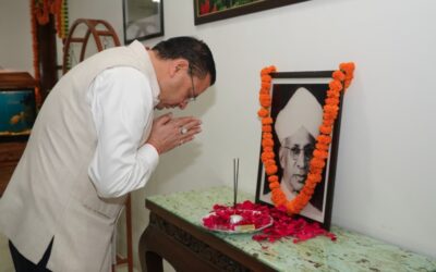 शिक्षक नई पीढ़ी के मार्गदर्शक, राष्ट्र एवं समाज निर्माण में उनकी भूमिका महत्वपूर्ण है- सीएम धामी