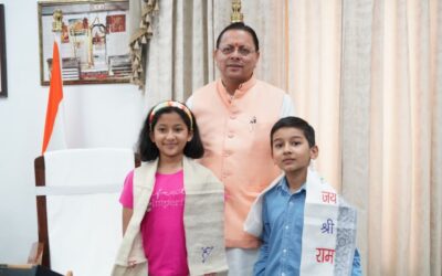 मुख्यमंत्री धामी से मिले नन्हे पर्वतारोही रियांश पंत और प्रिशा रावत