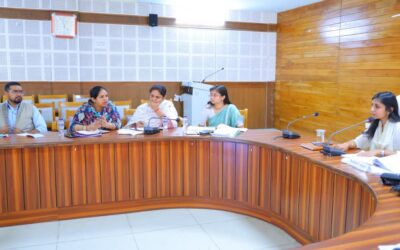 पौड़ी में राजस्व समीक्षा बैठक, पुराने वादों के शीघ्र निस्तारण और वसूली में तेजी के निर्देश