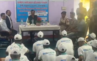 जिला कारागार में बंदियों ने सीखा मोमबत्ती-अगरबत्ती निर्माण का हुनर