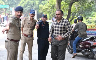 लॉन्ग वीकेंड पर उमड़ी भारी भीड़, कैंची धाम और पहाड़ों की ओर जाने वाले वाहन चालकों के लिए विशेष निर्देश जारी
