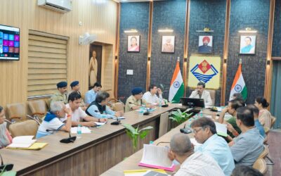 जिलाधिकारी ने निर्वाचन तैयारियों की समीक्षा कर नोडल अधिकारियों को दिए समयबद्ध कार्य पूर्ण करने के निर्देश