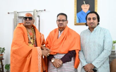 कुंभ-2027 के लिए एनवायरमेंट बाबा ने कैबिनेट मंत्री गणेश जोशी को दिया आमंत्रण