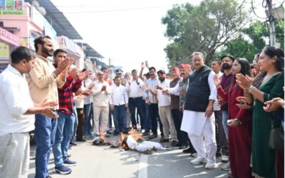 राहुल गांधी की बयानबाजी के विरोध में भाजपा का प्रदर्शन, फूंका पुतला